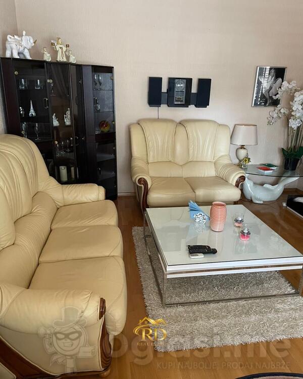 Porodična kuća 150m2 - Podgorica - Podgorica (uži dio)