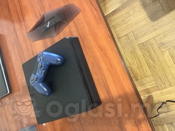 Sony - PlayStation 4