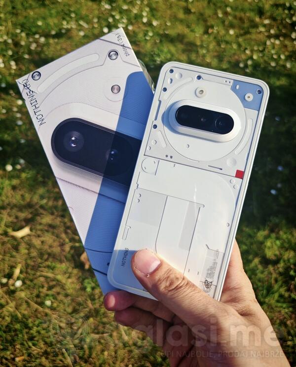 Samsung - Nothing Phone 3a