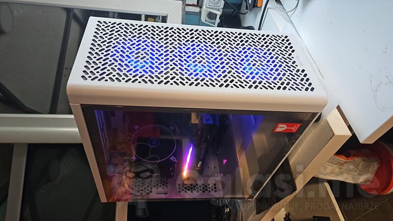 14700K, 32GB DDR5, RTX 3080TI, M2 1TB - Intel i7 - 32GB GB DDR5 - SSD disk