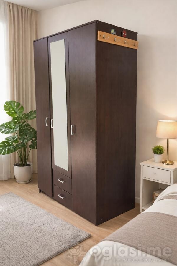 Veoma ocuvan praktican ormar