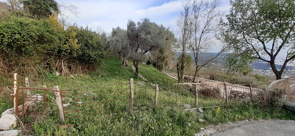 Poljoprivredno zemljište 900m2 - Bar - Bar (uži dio)