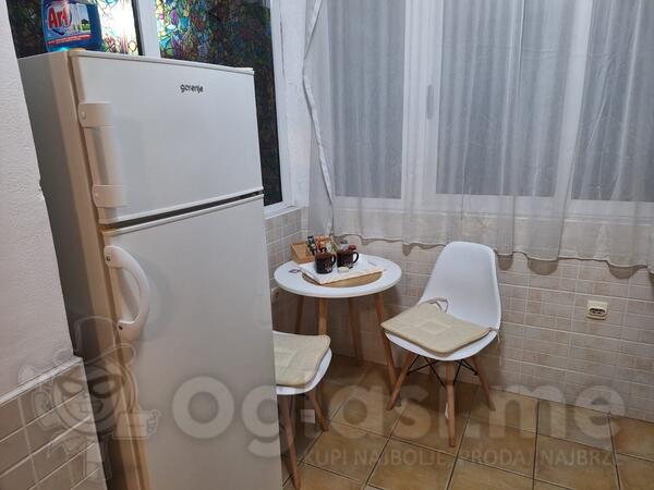 Porodična kuća 70m2 - Podgorica - Podgorica (uži dio)