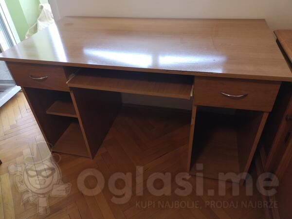 Prodajem sto za kompjuter