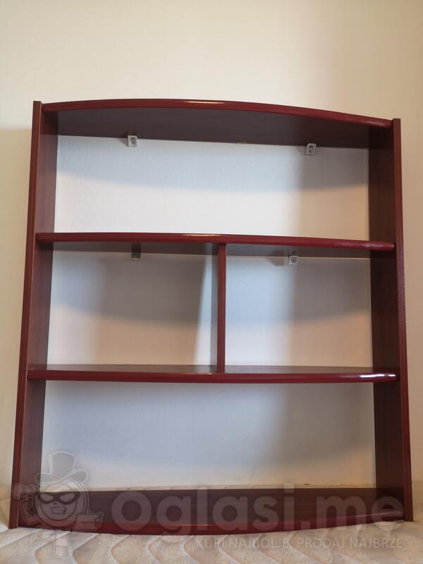 Prodajem zidnu policu