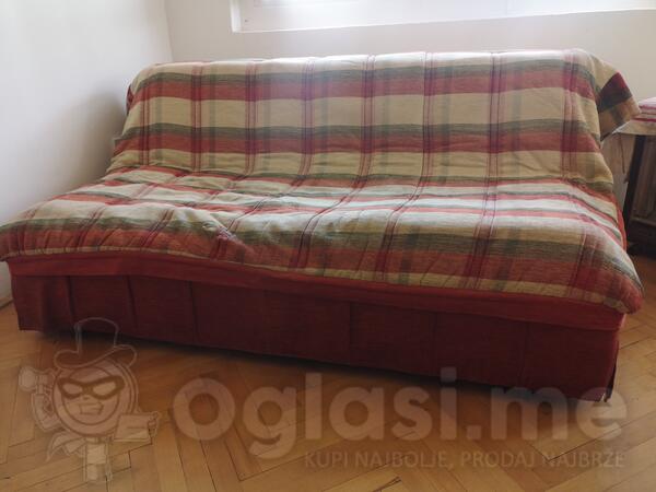 Prodajem garnituru na razvlacenje