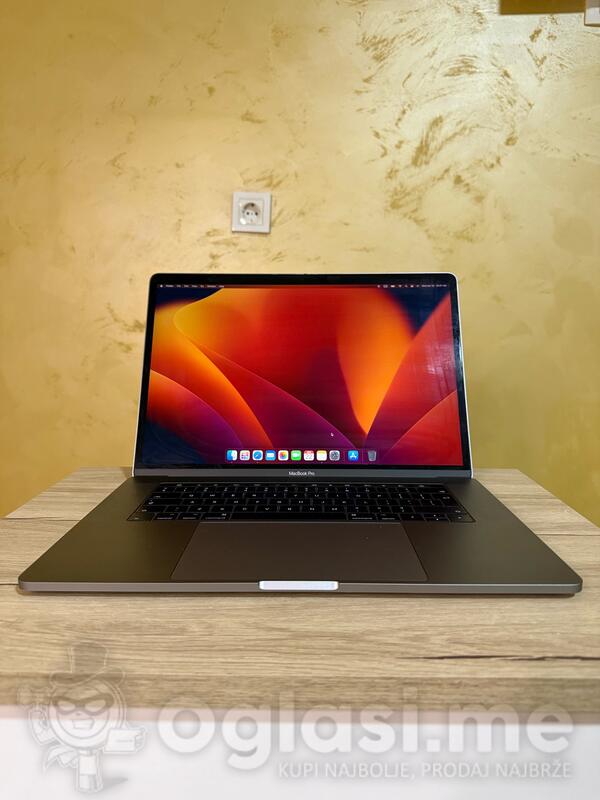 Apple  - 15.4" Intel i7 16GB GB