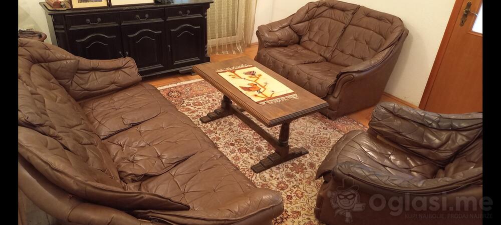 Prodajem koristenu SIMPO koznu garnituru 