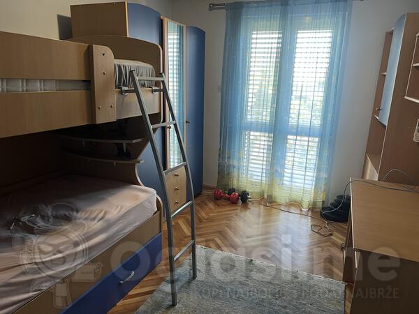 Djecja soba sa krevetom na sprat