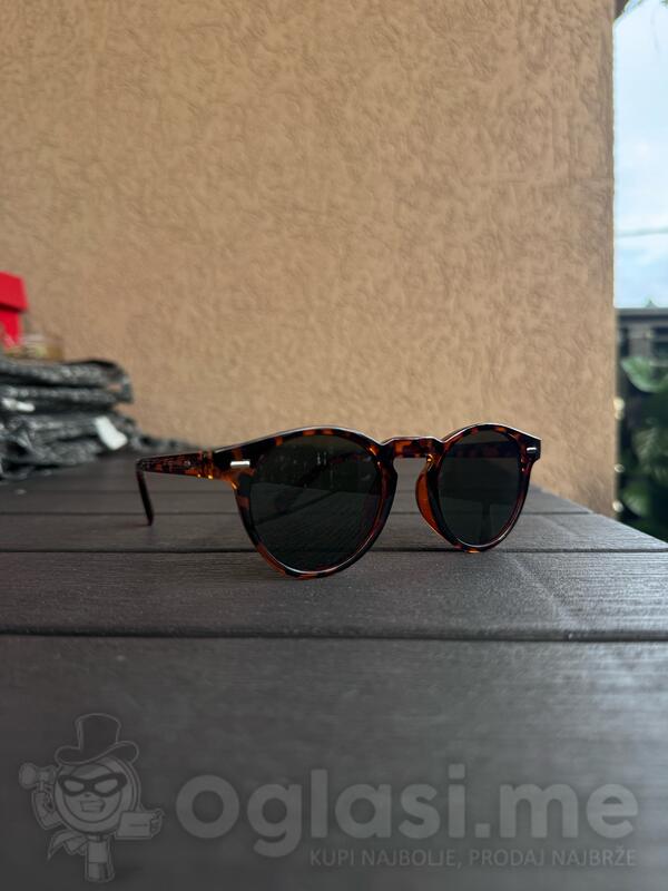 no name model  - Sunčane naočare