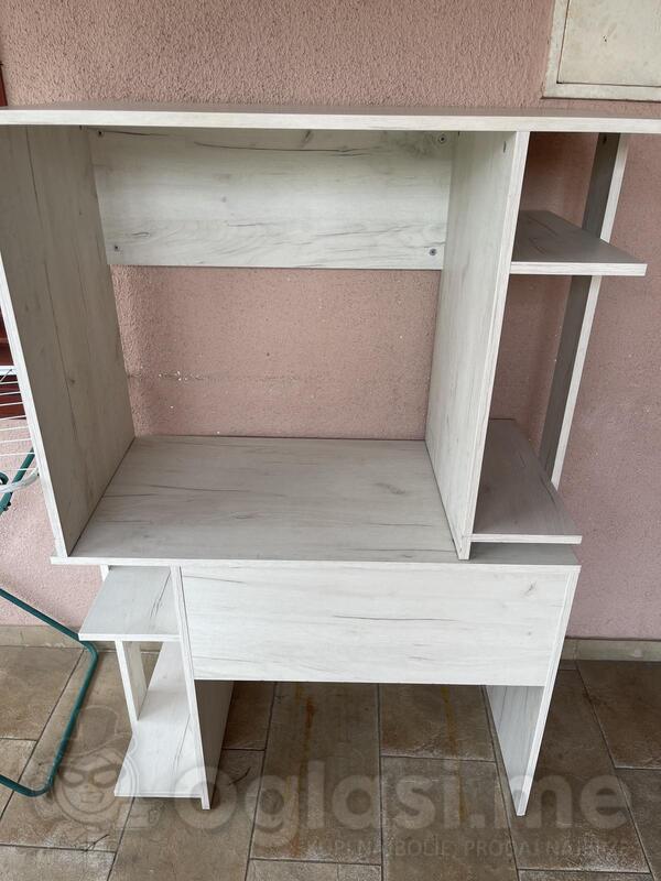 Šest radnih stolova na prodaju