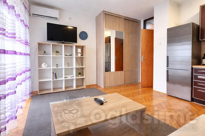 Garsonjera 27m2 - Podgorica - Podgorica (uži dio) Momisici, Malo brdo