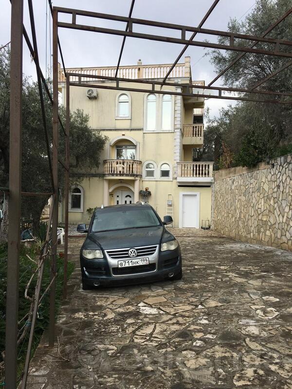 Porodična kuća 300m2 - Bar - Zaljevo