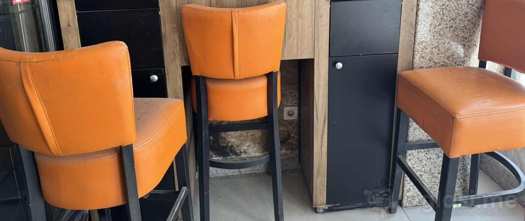 Stolovi, stolice i separei