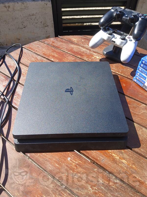 Sony - PlayStation 4