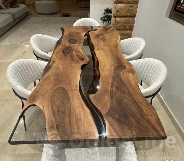 Trpezarijski epoxy stol