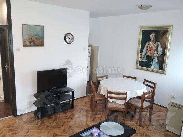 Jednosoban stan 47m2 - Cetinje - Cetinje (uži dio) Gipos