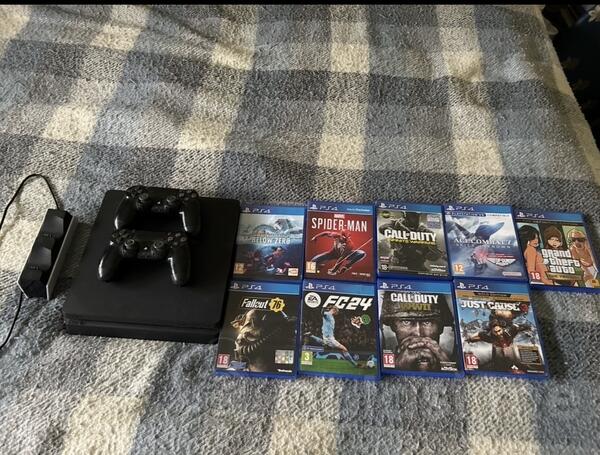 Sony - PlayStation 4