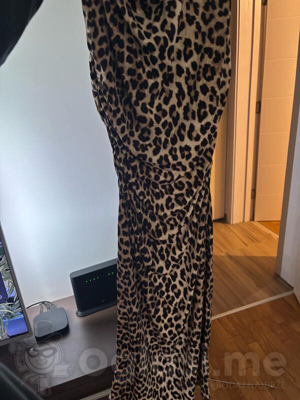 h&m haljina nijednom obučena 