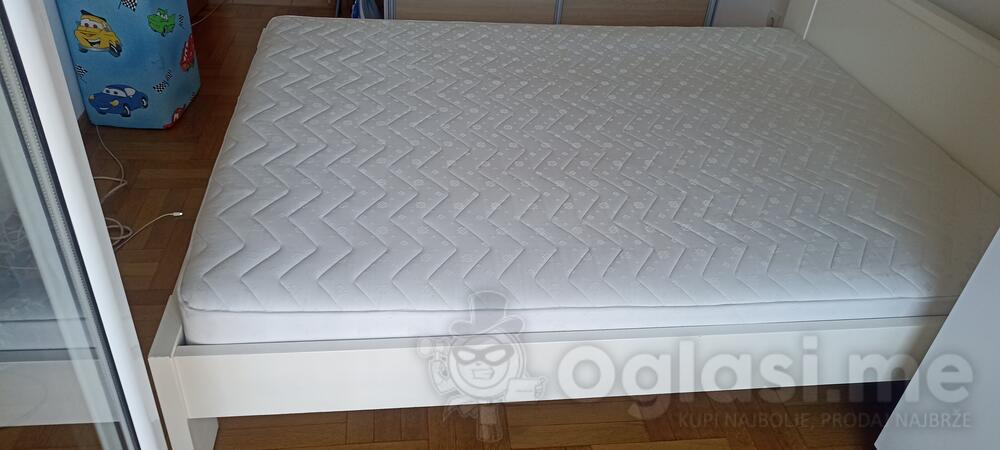 Prodajem krevet sa dusekom 