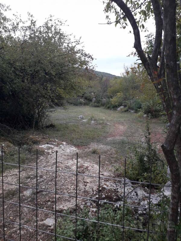 Građevinsko zemljište 2000m2 - Danilovgrad - > Okolina grada