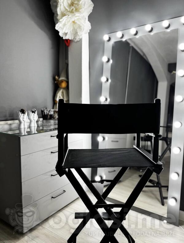 Ogledalo, komoda i stolica za sminkanje