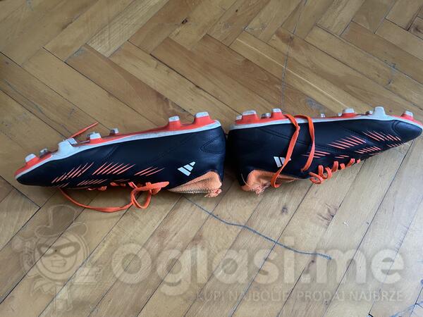 ADIDAS PREDATOR 44 Broj