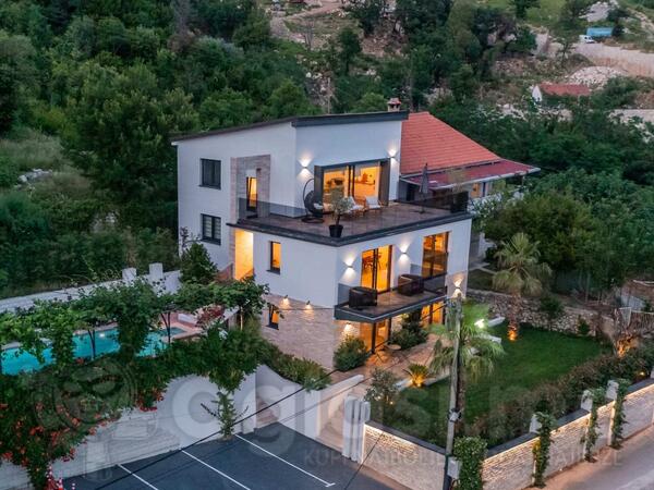 Vila 300m2 - Budva - Markovići