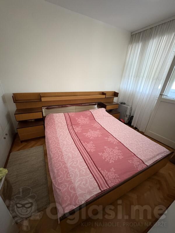 Francuki lezaj sa 2 natkasne i dusecima