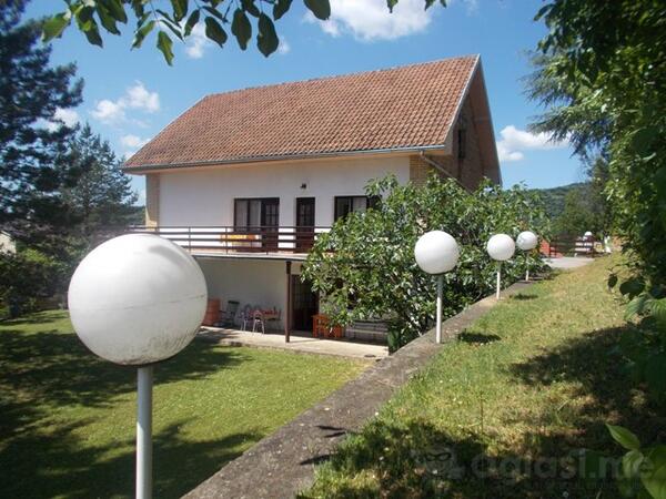 Porodična kuća 360m2 - Irig - Vrdnik