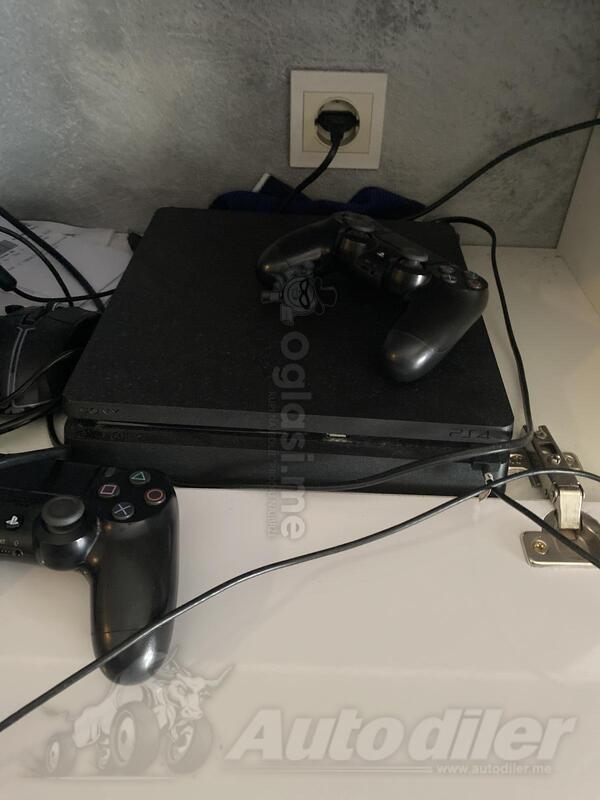 Sony - PlayStation 4