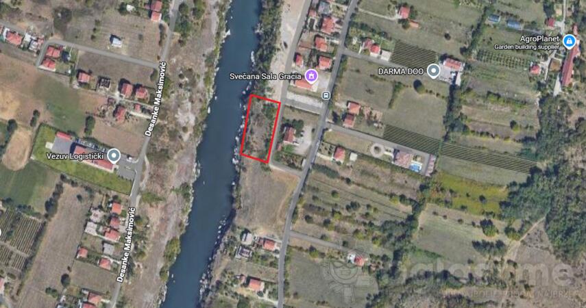 Građevinsko zemljište 2048m2 - Podgorica - Dajbabe