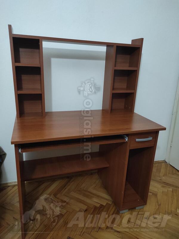 Kompjuterski / radni sto