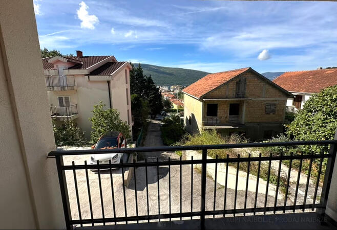 Jednosoban stan 43m2 - Herceg Novi - Đenovići