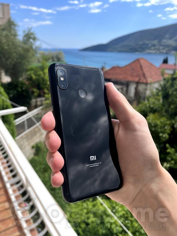 Xiaomi - Mi 8