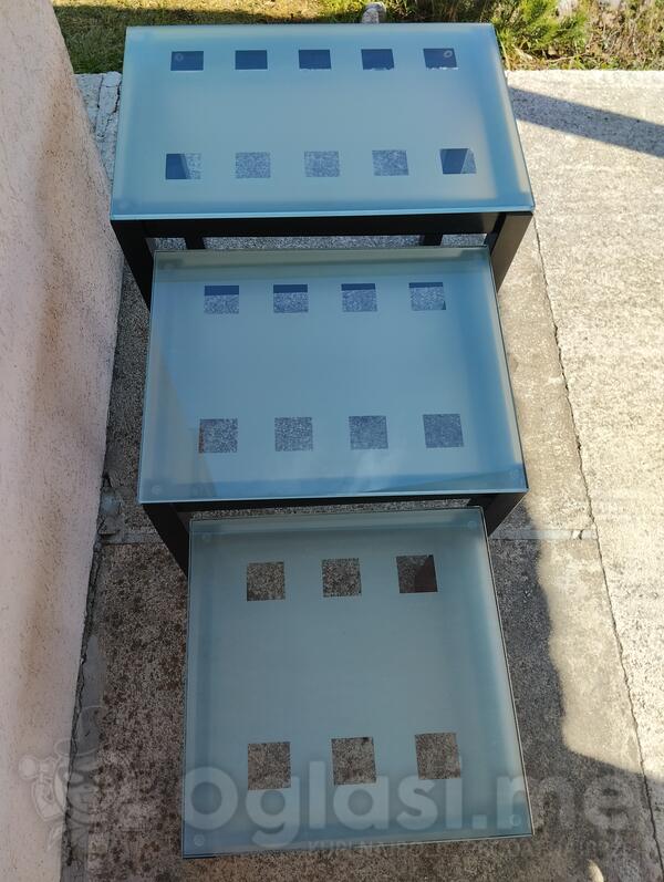 Set tri stola 