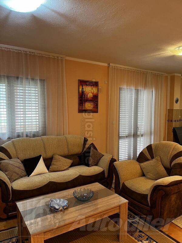 Kuća sa više stanova 85m2 - Budva - Lastva