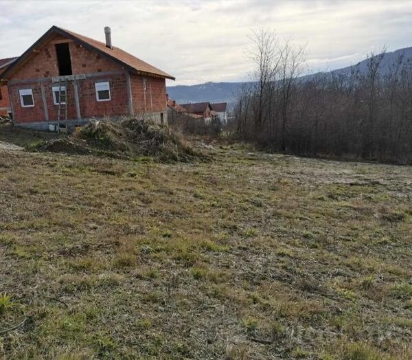 Građevinsko zemljište 813m2 - Aranđelovac - Aranđelovac (uži dio)
