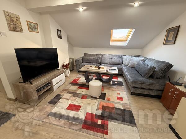 Jednosoban stan 45m2 - Cetinje - Cetinje (uži dio) gradsko jezgro