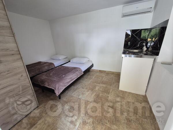Kuća sa više stanova 100m2 - Budva - Boreti