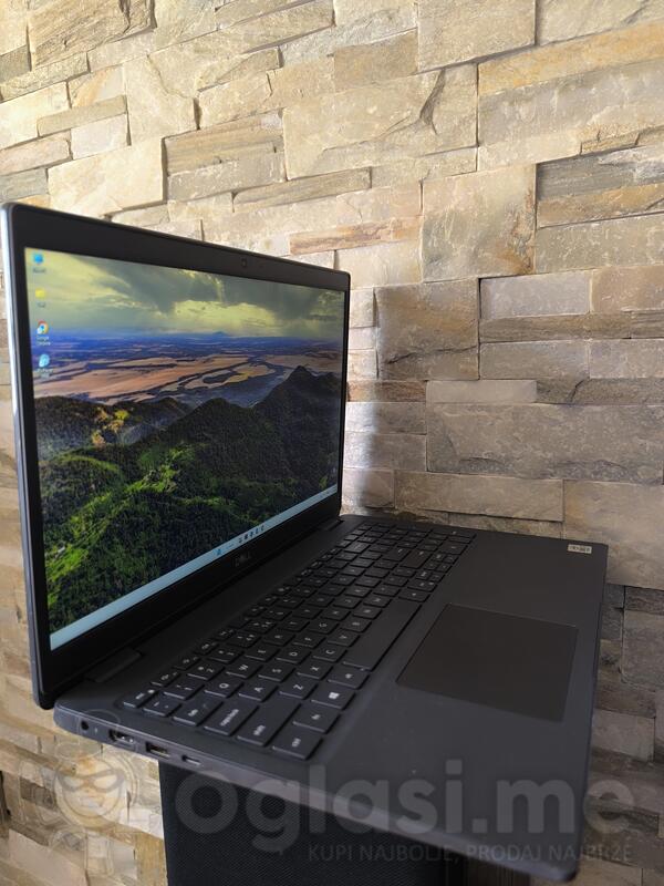 Dell 3510 - 15.6" Intel i3 8GB GB