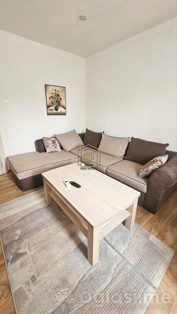 Dvosoban stan 70m2 - Podgorica - Iza Delte (1. Maj)