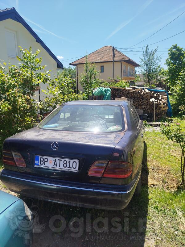 Mercedes Benz - 220 - E 220