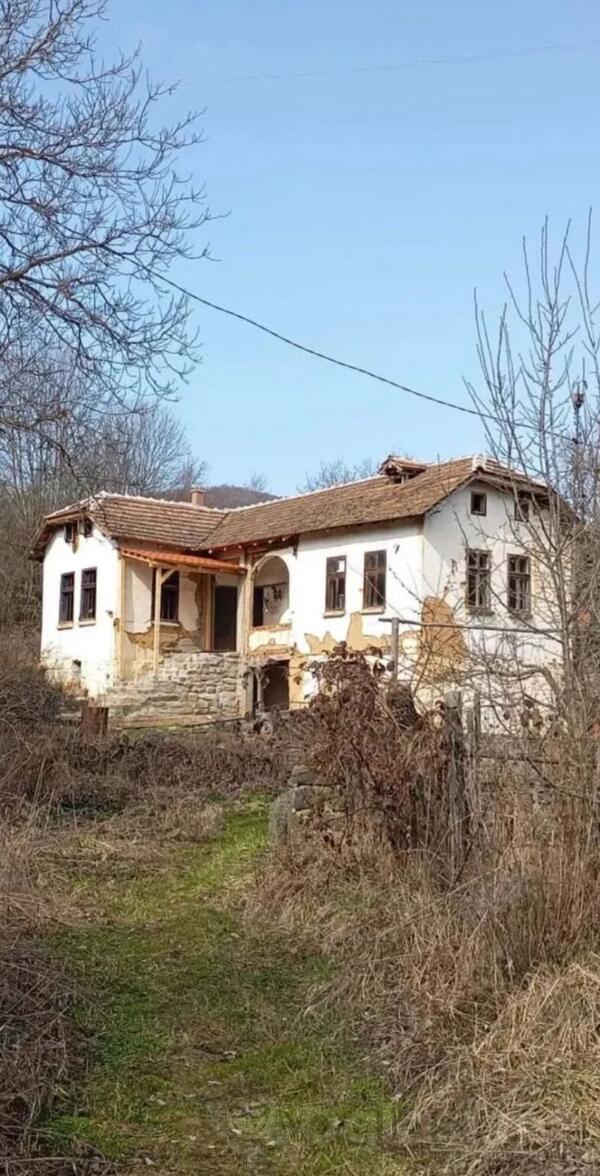 Porodična kuća 97m2 - Dimitrovgrad - Senokos