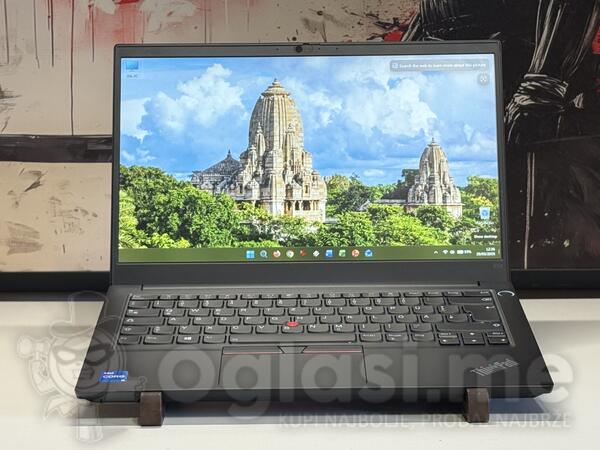 Lenovo - 14.1" Intel i5 16GB GB
