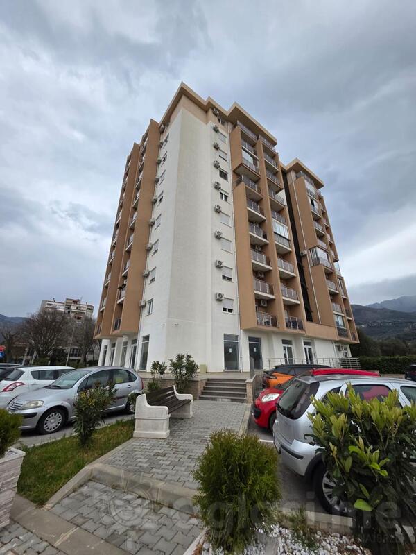 Garsonjera 33m2 - Bar - Centar grada