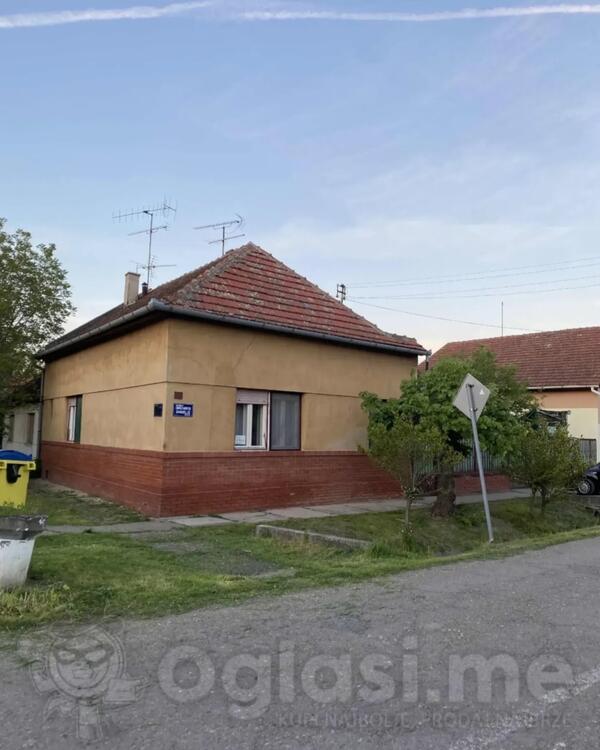 Porodična kuća 114m2 - Bečej - Bečej (uži dio)