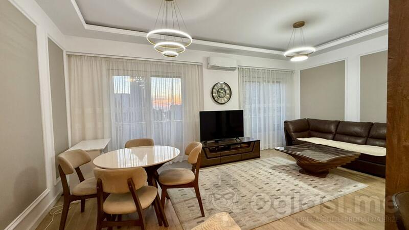 Dvosoban stan 78m2 - Bar - Centar grada