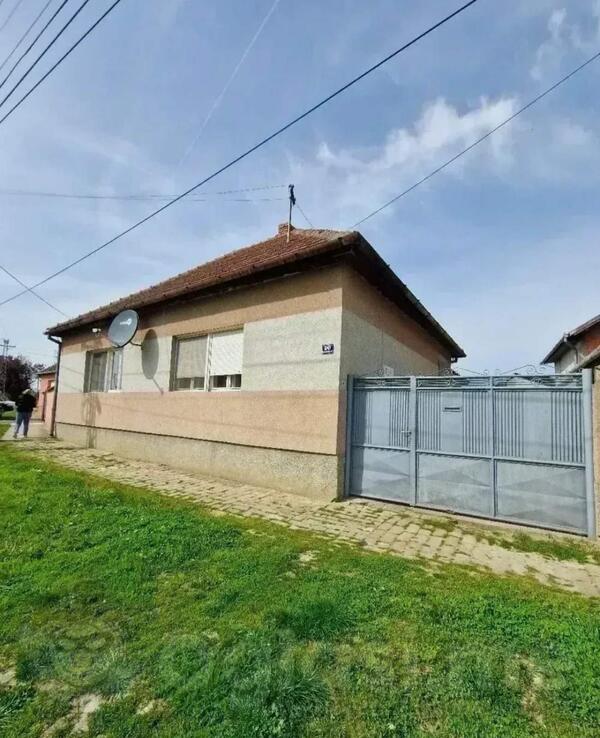 Porodična kuća 92m2 - Srbobran - Srbobran (uži dio)