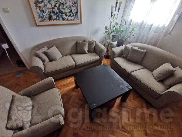 Prodajem trosjed, dvosjed, fotelju i sto